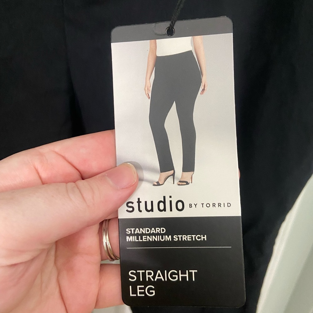 Torrid 14 short straight leg stretchy slack pant
